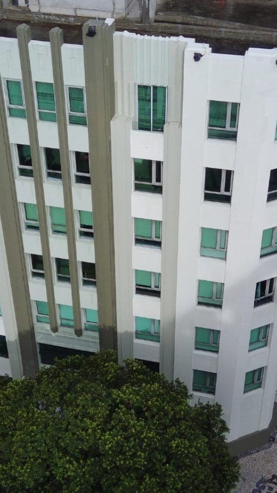 Fachada de prédio revitalizada pela Uhomed Engenharia vista do alto