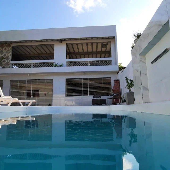 Casa residencial com piscina em Recife